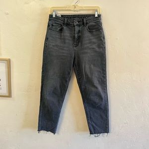 American Eagle Outfitters Black Raw Hem Mom Jeans Size 2 Short